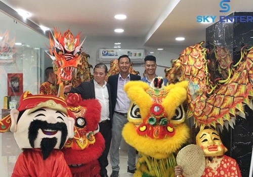 to-chuc-khai-truong-yeshouse